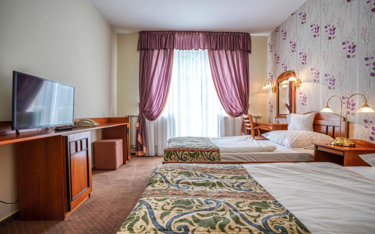 Hotel Erzsebet Heviz Ngoại thất bức ảnh