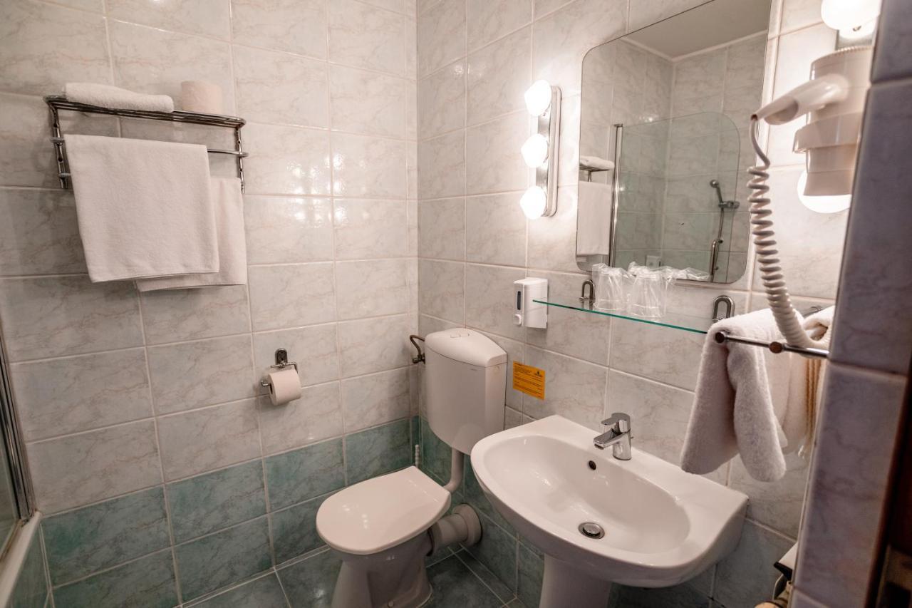 Hotel Erzsebet Heviz Ngoại thất bức ảnh