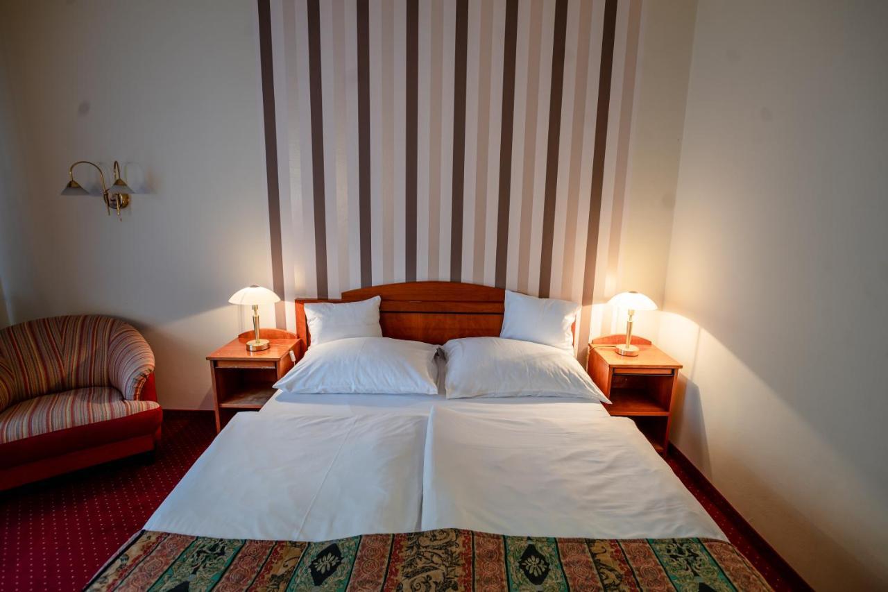 Hotel Erzsebet Heviz Ngoại thất bức ảnh