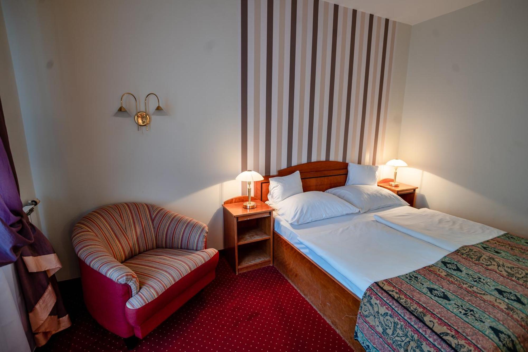 Hotel Erzsebet Heviz Ngoại thất bức ảnh
