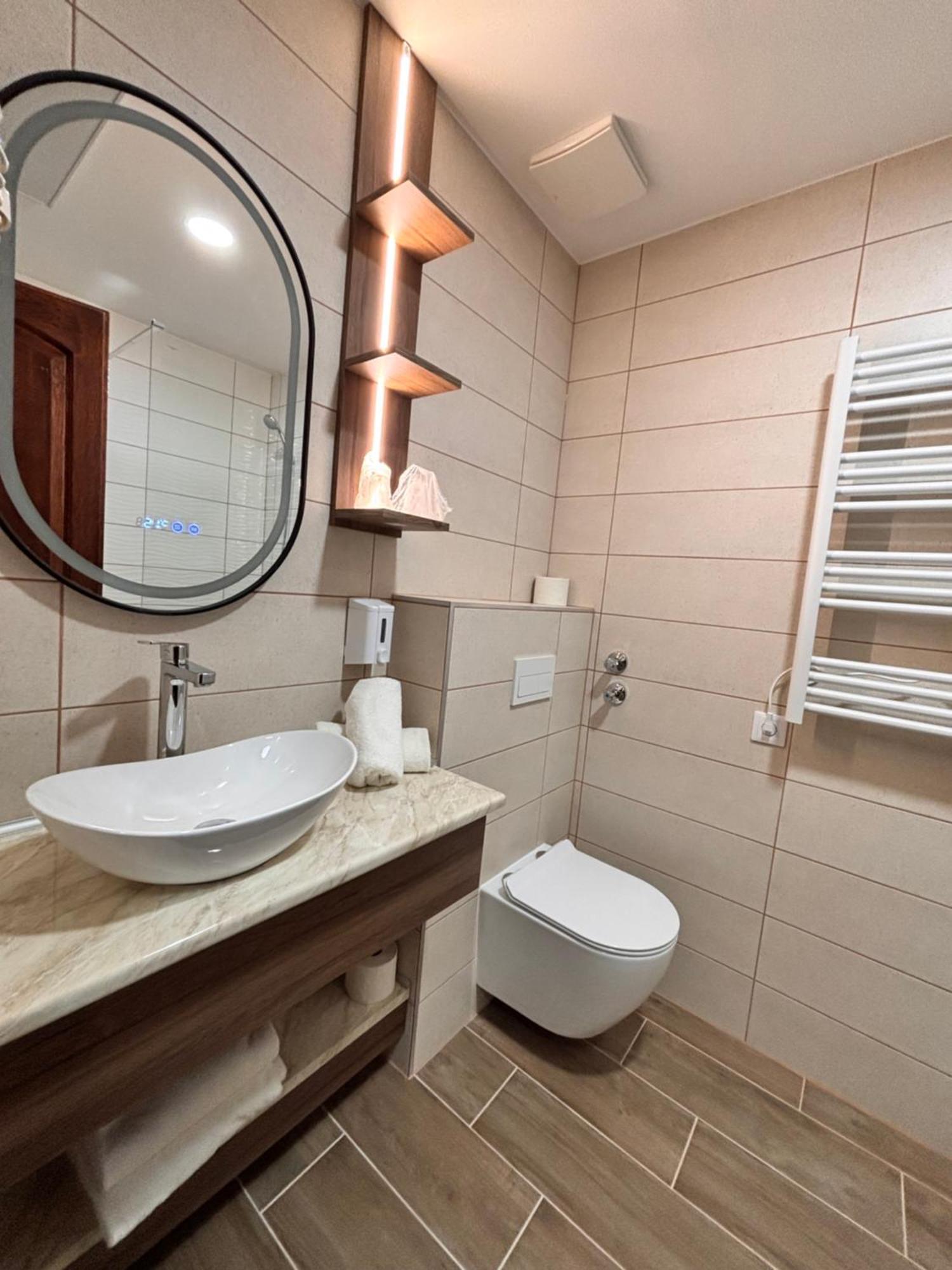 Hotel Erzsebet Heviz Ngoại thất bức ảnh