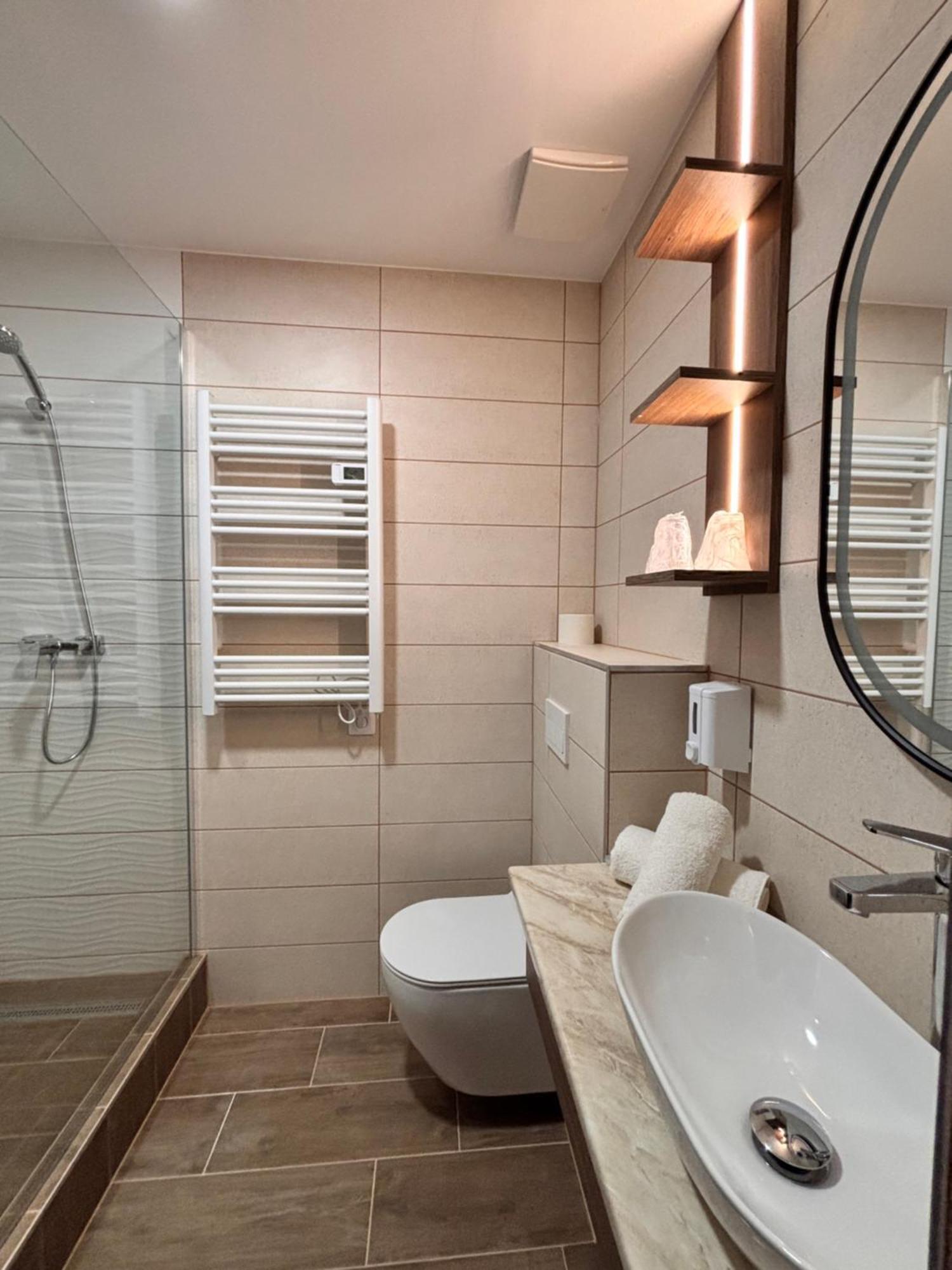 Hotel Erzsebet Heviz Ngoại thất bức ảnh